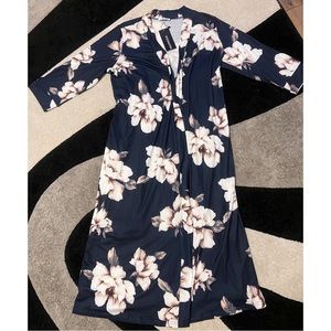 Woman’s Long soft Floral Robe sz Medium Large NWT